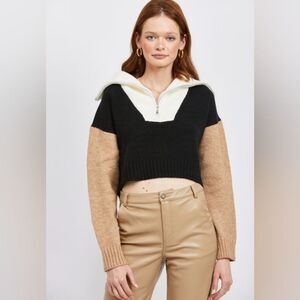En Saison Black and Tan V-Neck Sweater in S